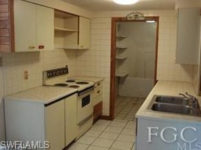 8324 Beacon Blvd, Fort Myers, FL 33907-3052