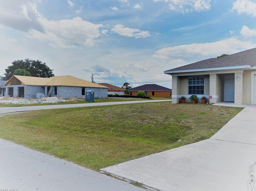 145 13th St, Cape Coral, FL 33990