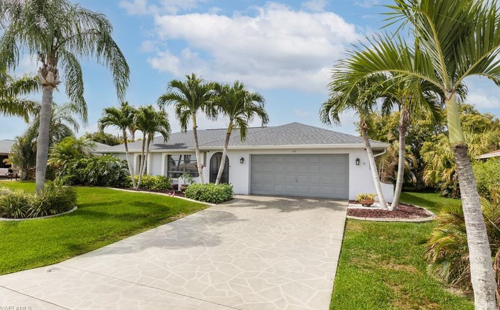 426 44th St, Cape Coral, FL 33914-7526