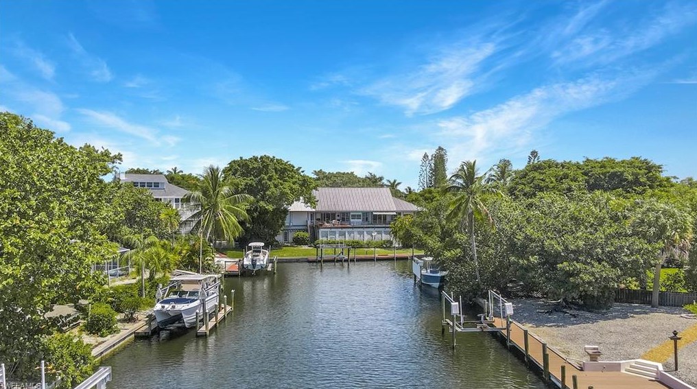 737 Periwinkle Way, Sanibel, FL 33957