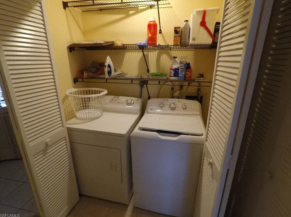 11060 Caravel Cir, Fort Myers FL  33908-1203 exterior