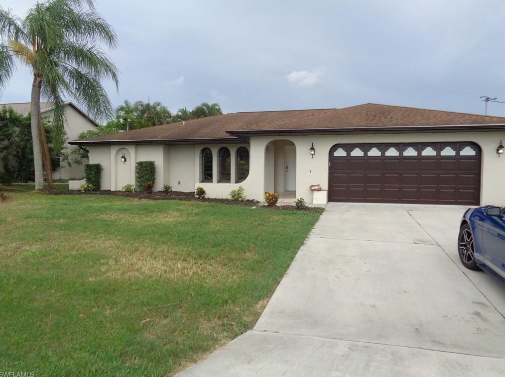 1830 5th St, Cape Coral, FL 33990-1601
