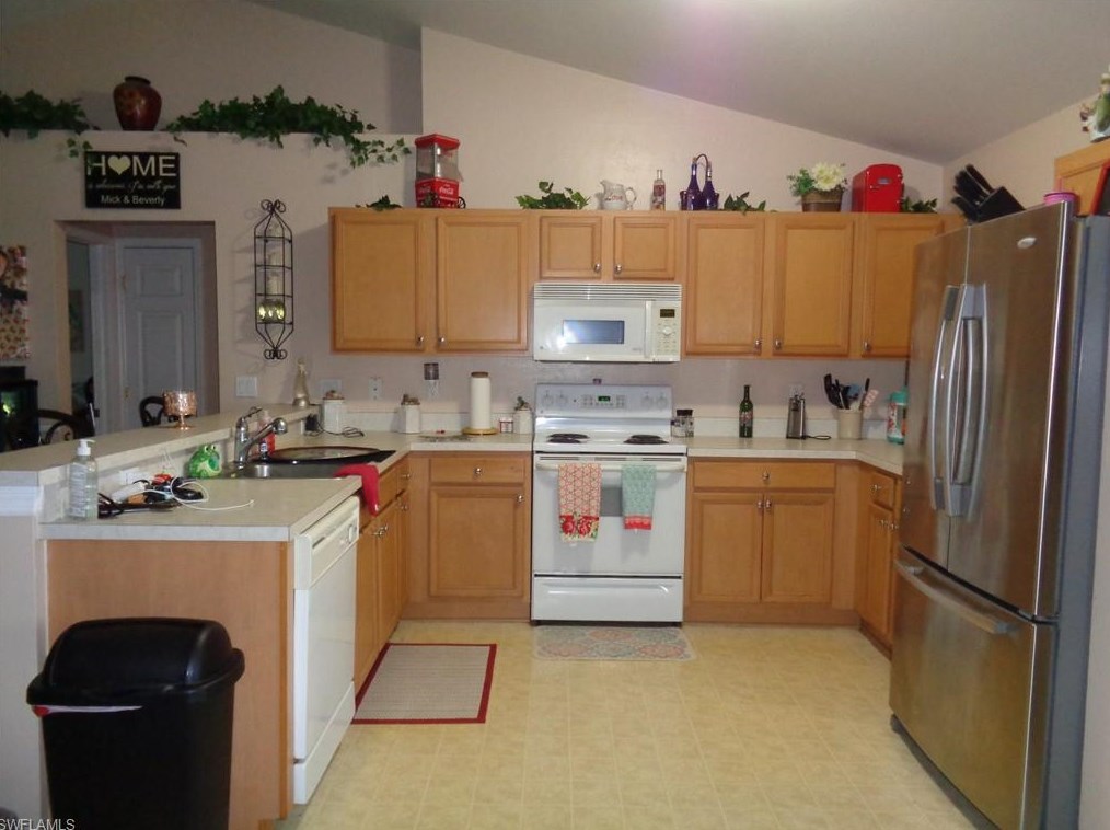 201 15th Pl, Cape Coral, FL 33909-0026