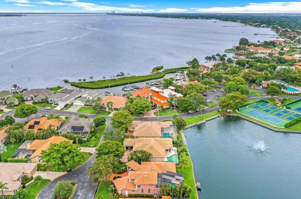 12510 Marina Club Dr, Fort Myers, FL 33919-3111