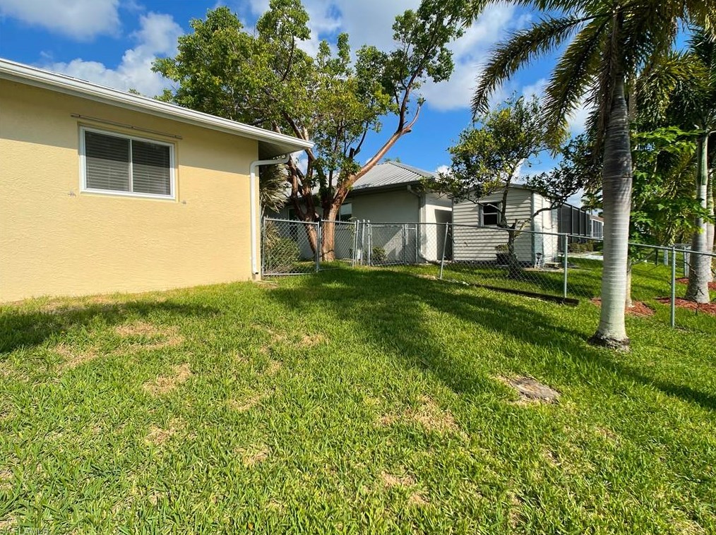 3720 18th Ave, Cape Coral FL  33904-5075 exterior