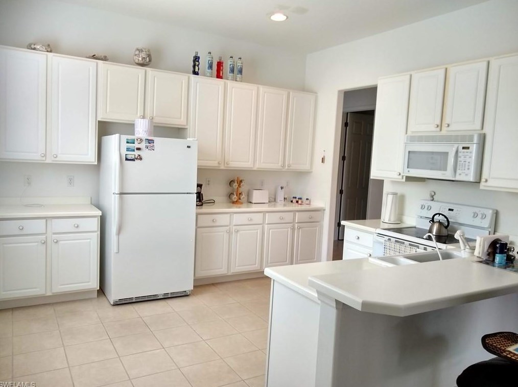 2156 Oxford Ridge Cir, Lehigh Acres, FL 33973