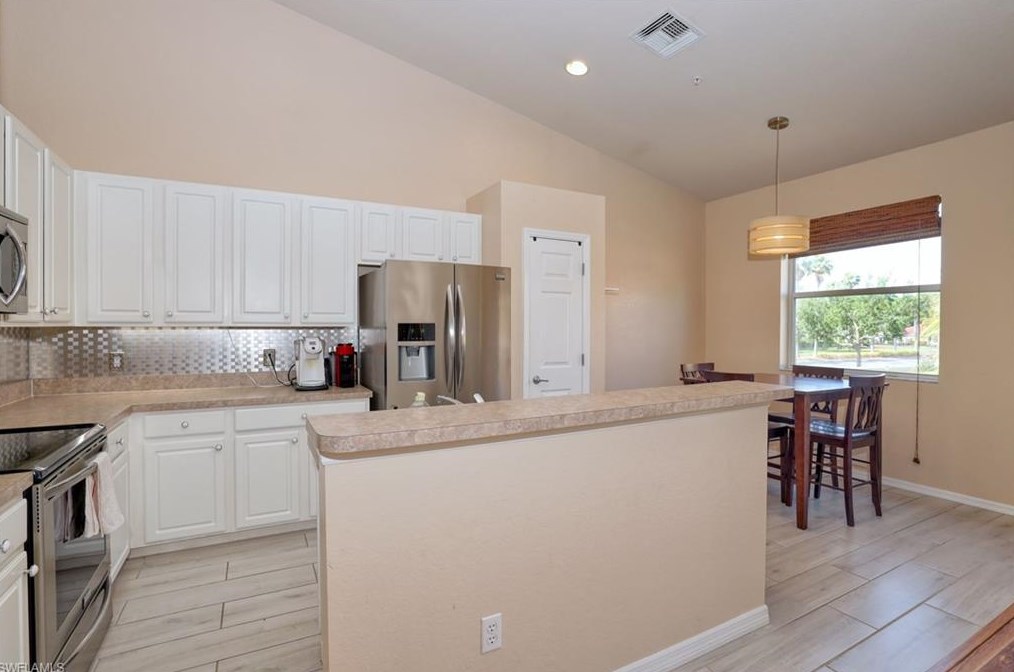13981 Lake Mahogany Blvd, Fort Myers, FL 33907-6578