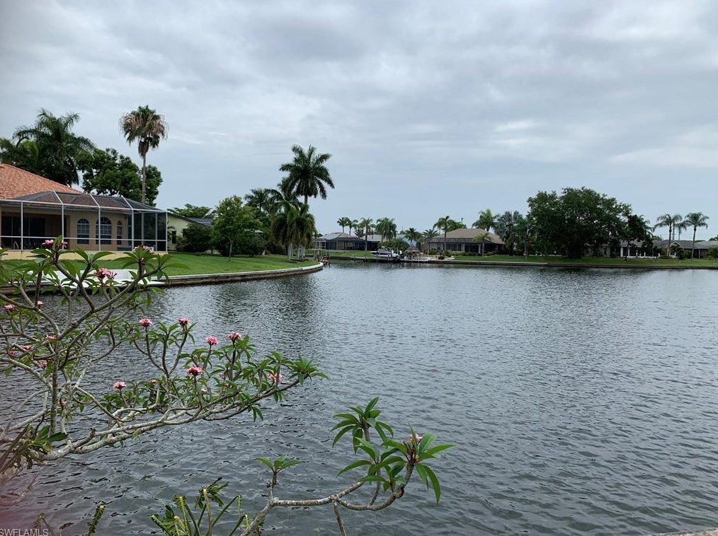 201 42nd Ter, Cape Coral, FL 33914-5913