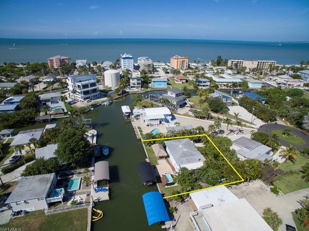 738 Matanzas Ct, Fort Myers Beach, FL 33931