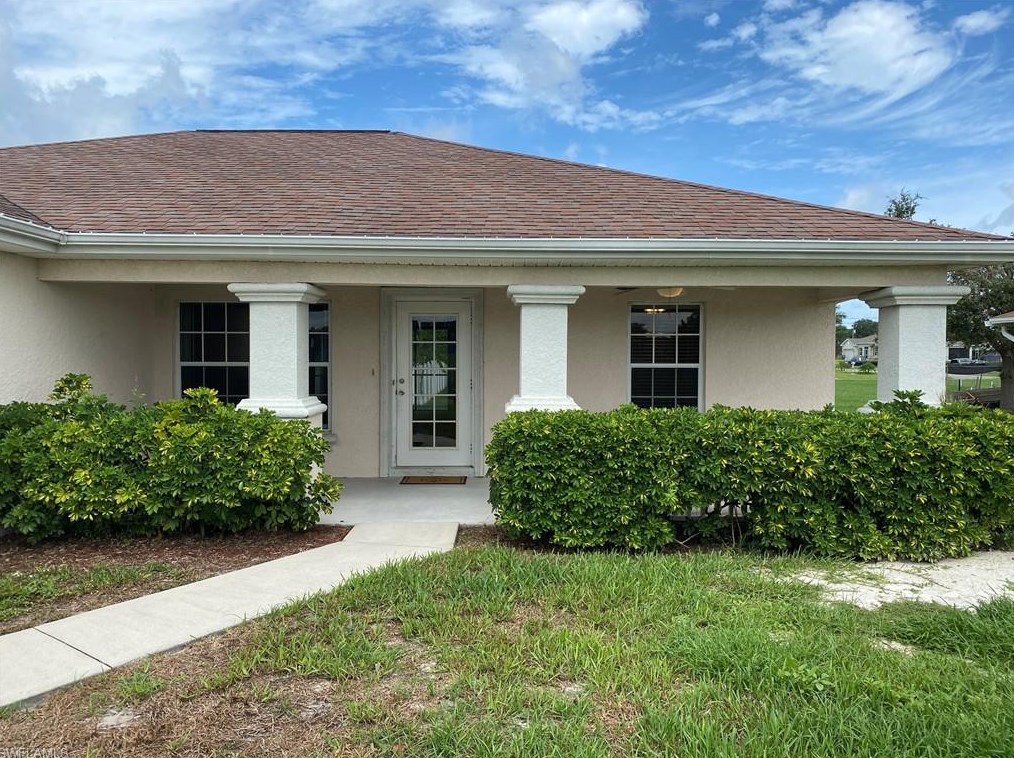 328 1st Pl, Cape Coral, FL 33990-4023