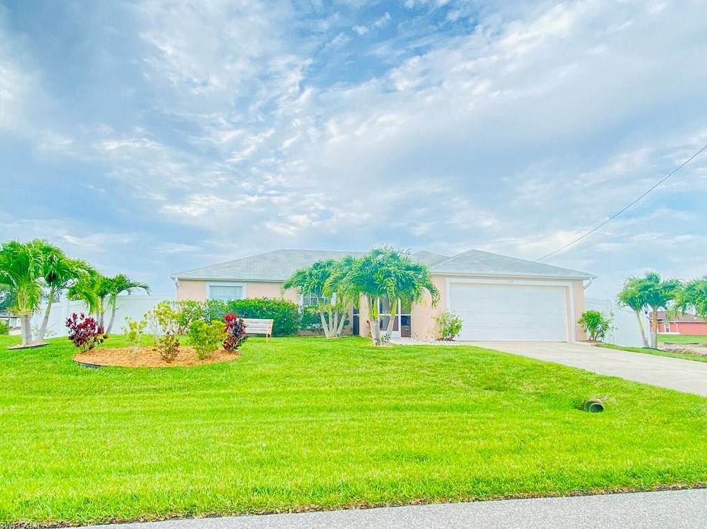 1019 19th Ter, Cape Coral, FL 33909-8925