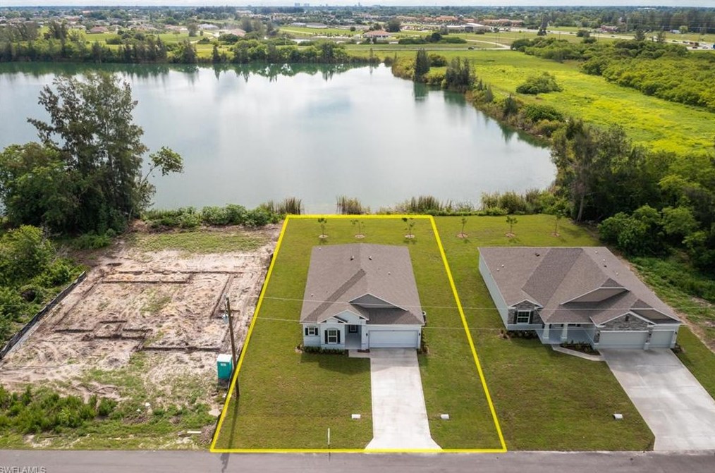 461 18th Ct, Cape Coral, FL 33991-1813