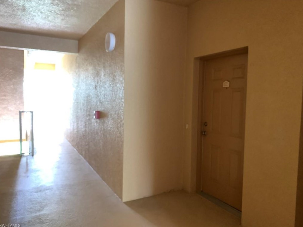 9055 Colby Dr, Fort Myers FL  33919-3284 exterior