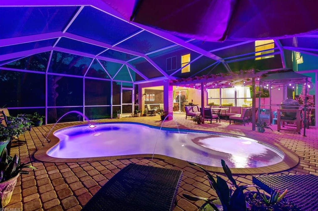 313 13th St, Cape Coral, FL 33909-1271
