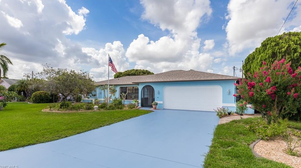 634 36th St, Cape Coral, FL 33904-4948