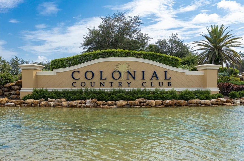 10074 Oakhurst Way, Fort Myers, FL 33913-7090