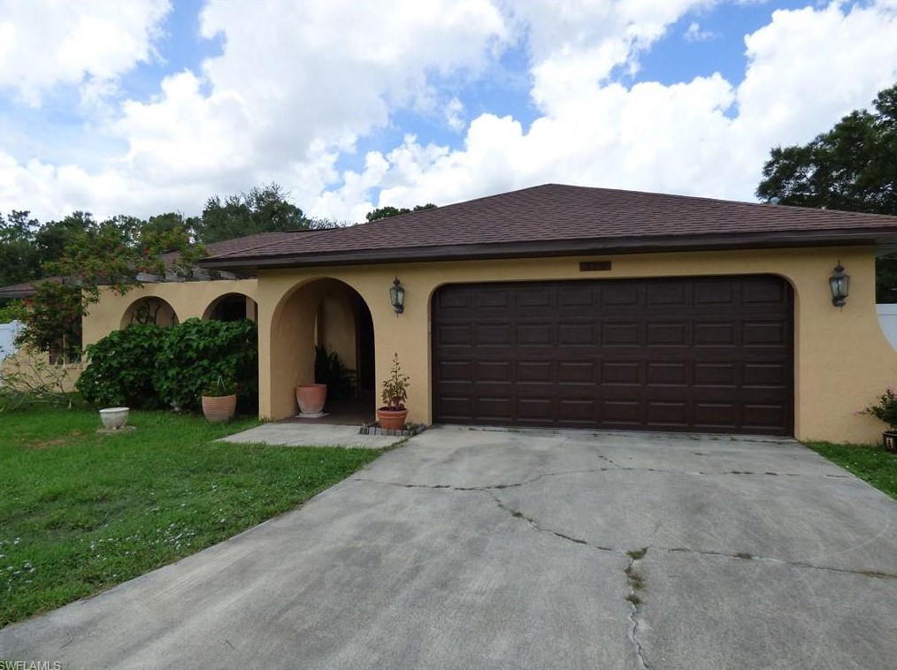 313 Mcarthur Ave, Lehigh Acres, FL 33936