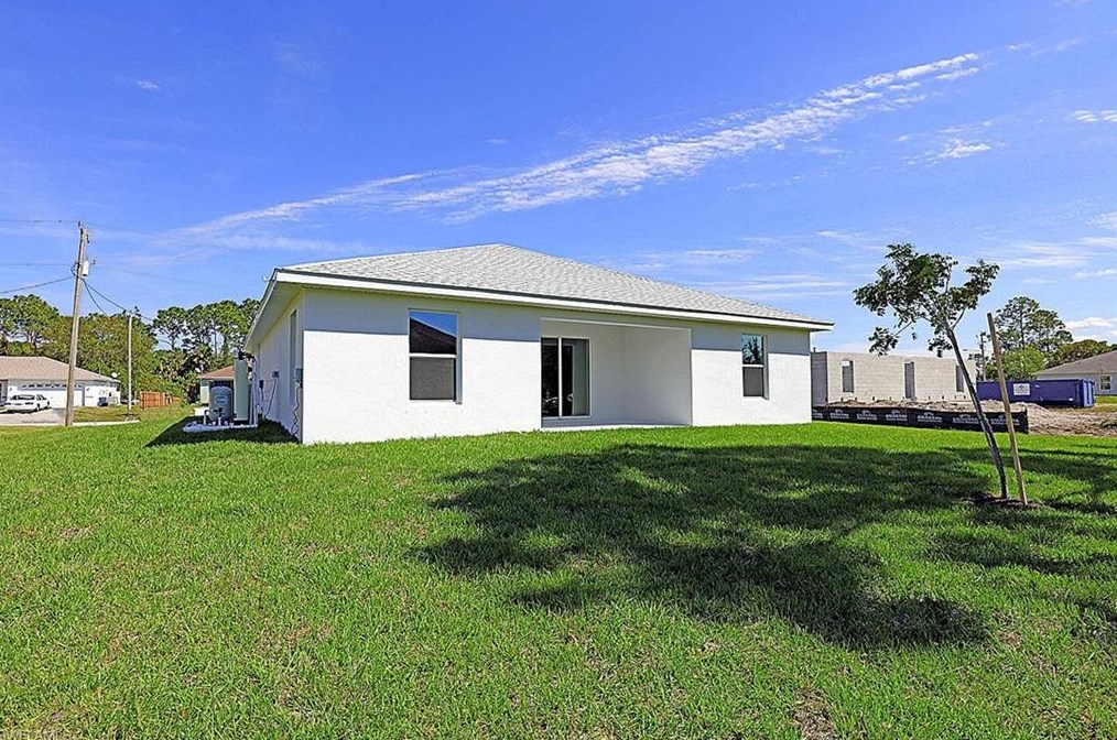 2117 4th Ave, Cape Coral, FL 33991-4370