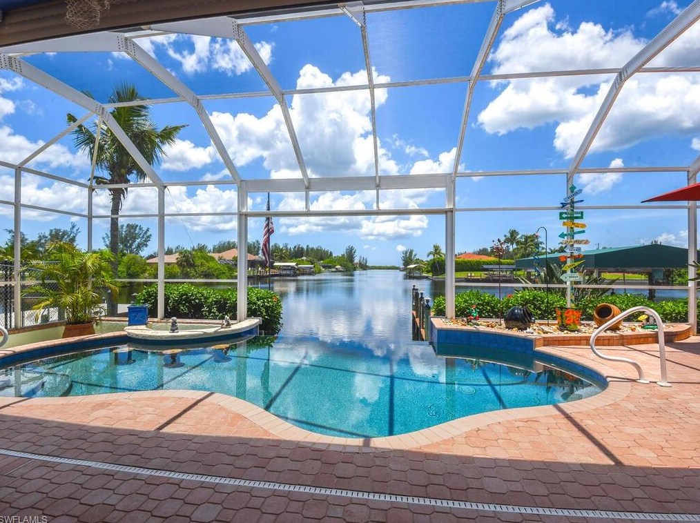 2032 41st Pl, Cape Coral, FL 33993-3476
