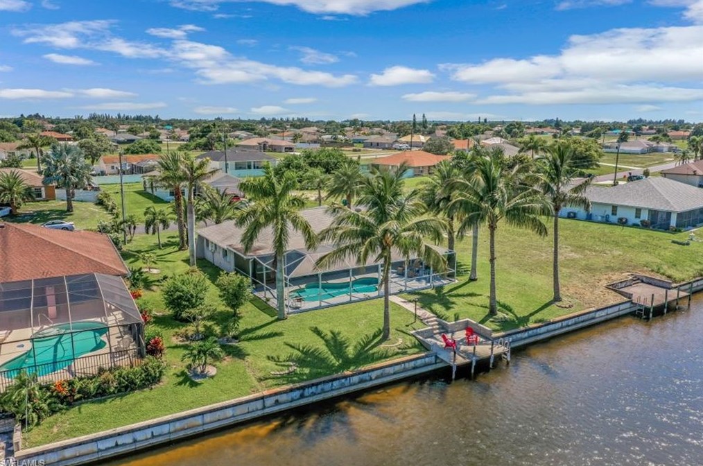 427 8th Ter, Cape Coral, FL 33909-1969