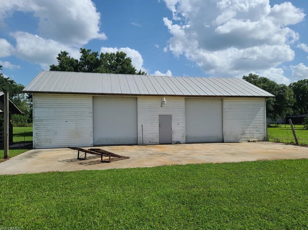 2950 Packinghouse Rd, Alva, FL 33920-4040