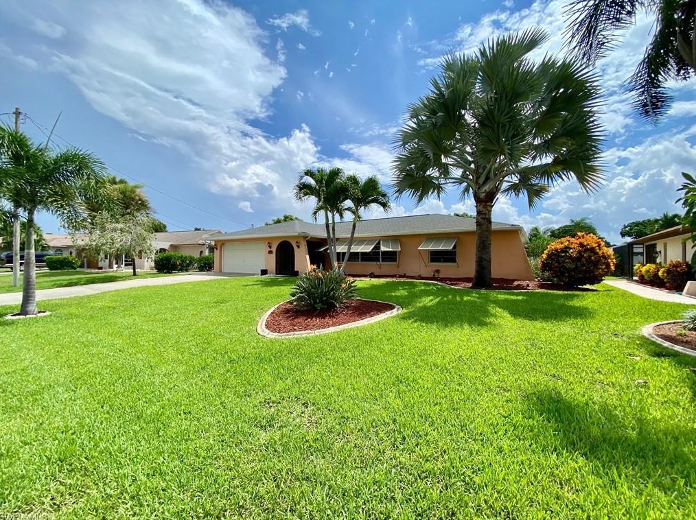 3919 10th Pl, Cape Coral, FL 33904-5197