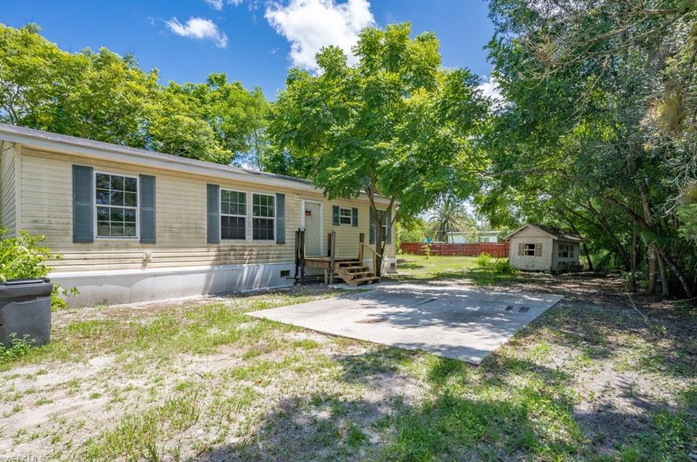 8095 Mcdaniel Dr, Fort Myers, FL 33917-1654