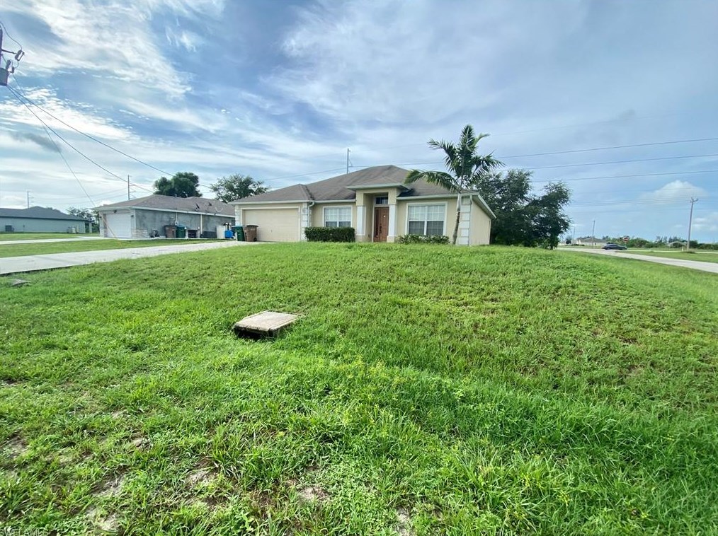 600 24th Ter, Cape Coral, FL 33909-4328