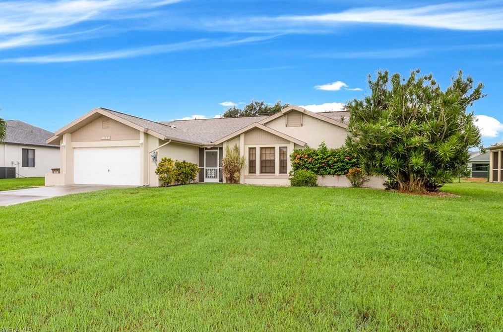 414 42nd Ter, Cape Coral, FL 33904-8454