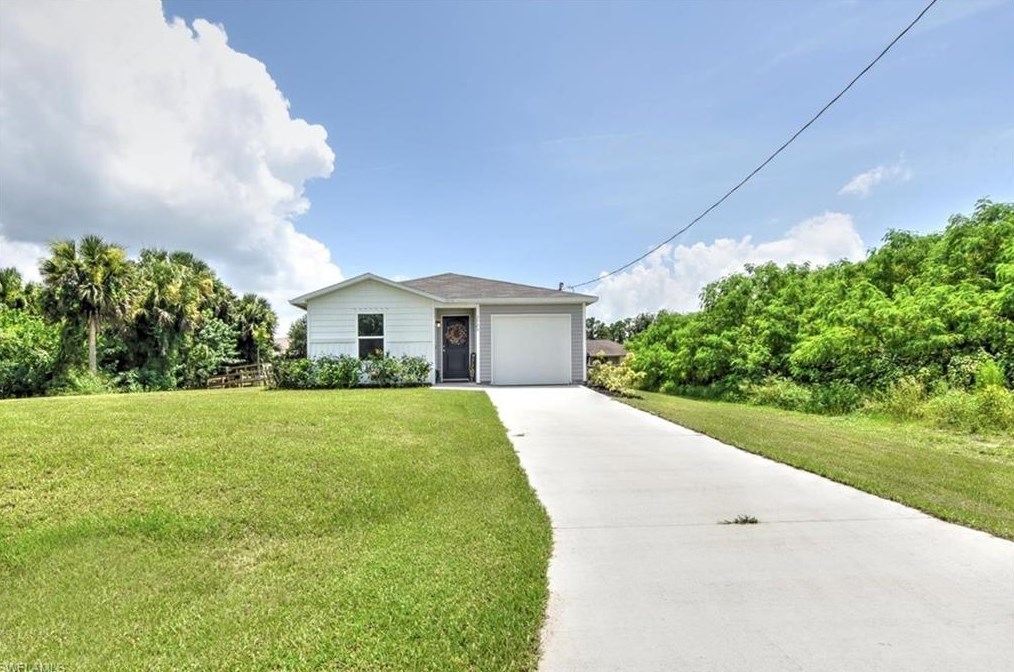 3725 Kelsey St, Fort Myers, FL 33905-8712