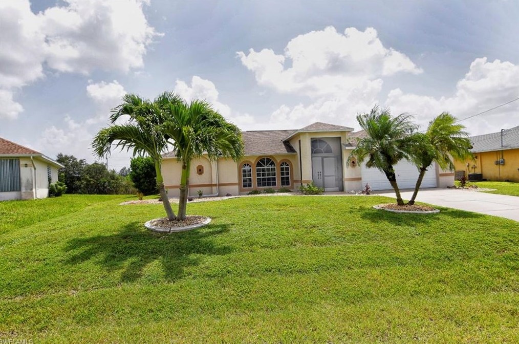 307 26th Pl, Cape Coral, FL 33991-1178