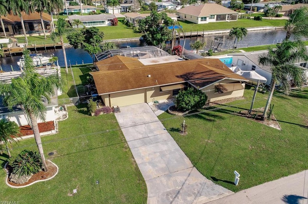 3113 16th Pl, Cape Coral, FL 33904-4082