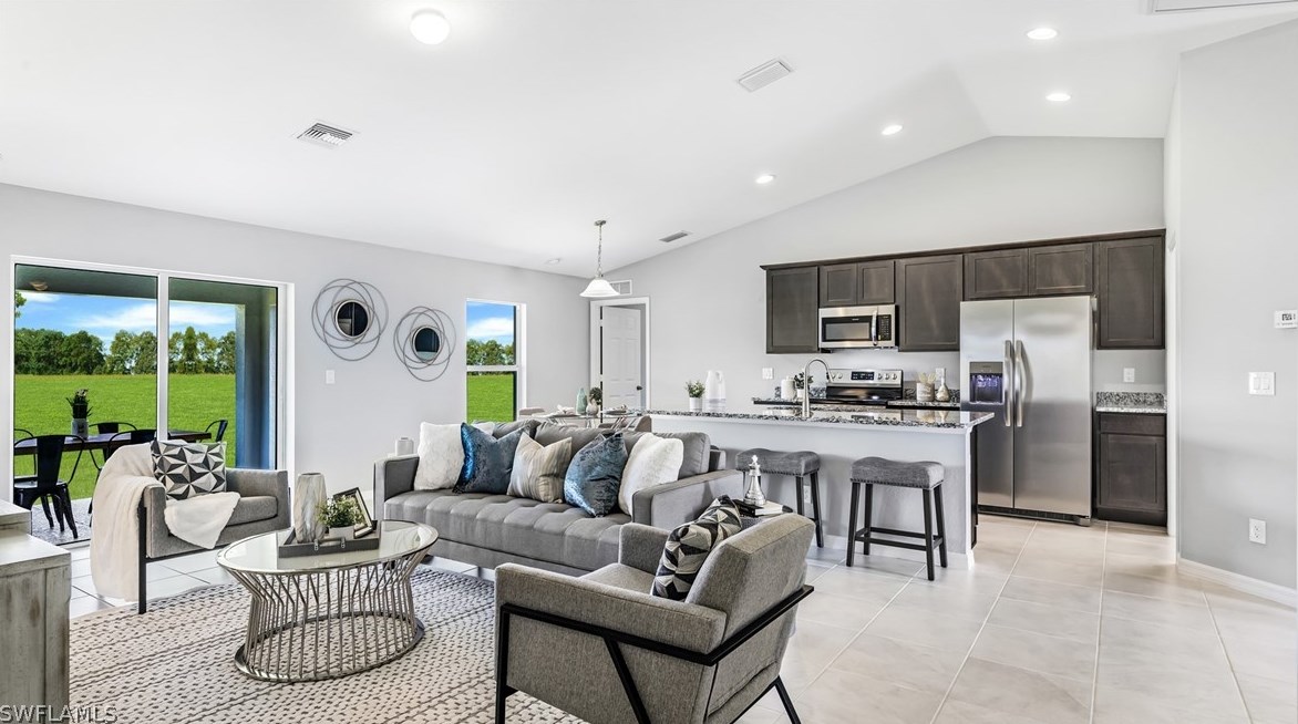 2707 Ne 7th Ave, Cape Coral, FL 33909