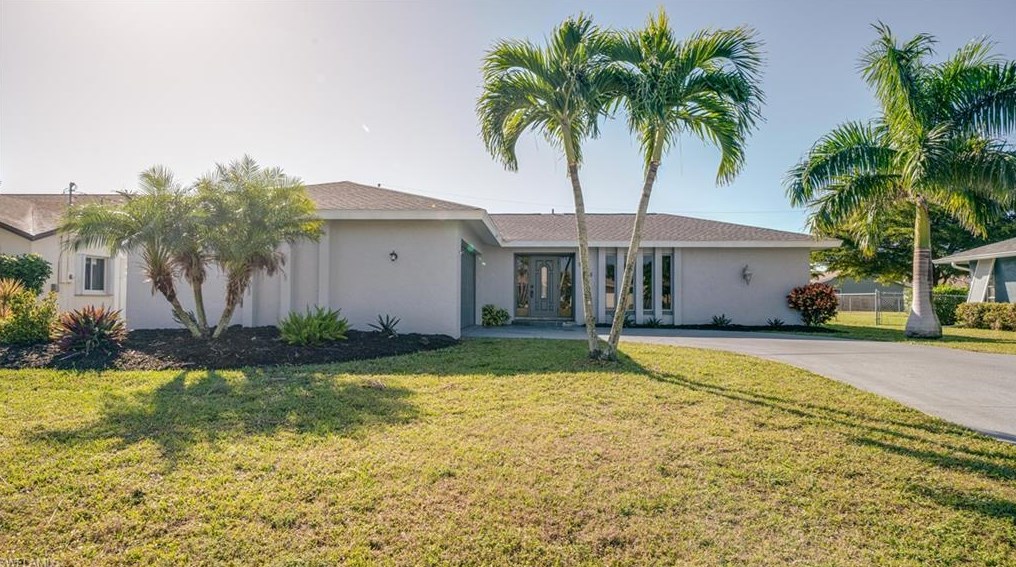 918 35th St, Cape Coral, FL 33904-4779