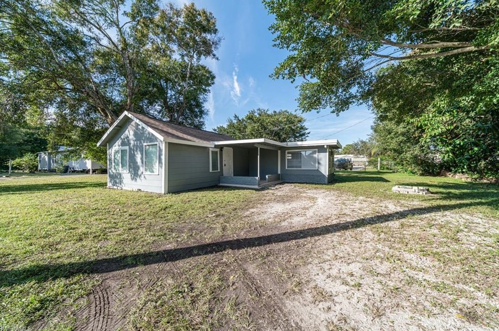 352 State St, Fort Myers, FL 33903-3343