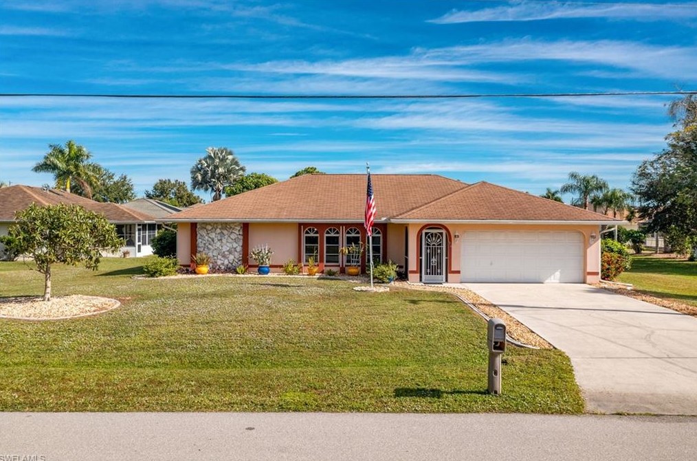 36 Valdiva St, Punta Gorda, FL 33983-5317