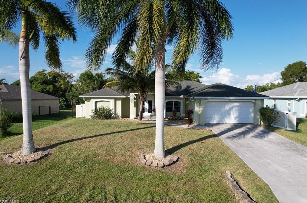 1417 11th St, Cape Coral, FL 33909-1544