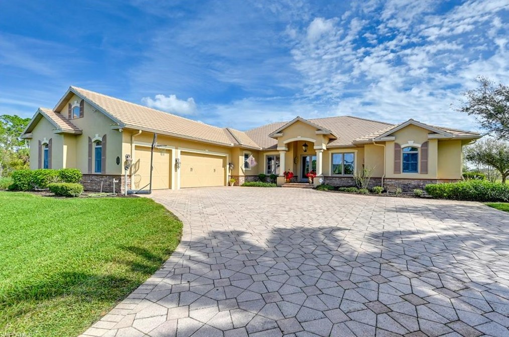 18240 River Chase Ct, Alva, FL 33920-3156