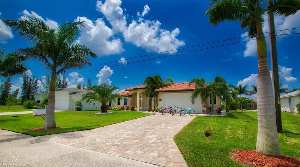 1726 40th Ter, Cape Coral, FL 33904-7489