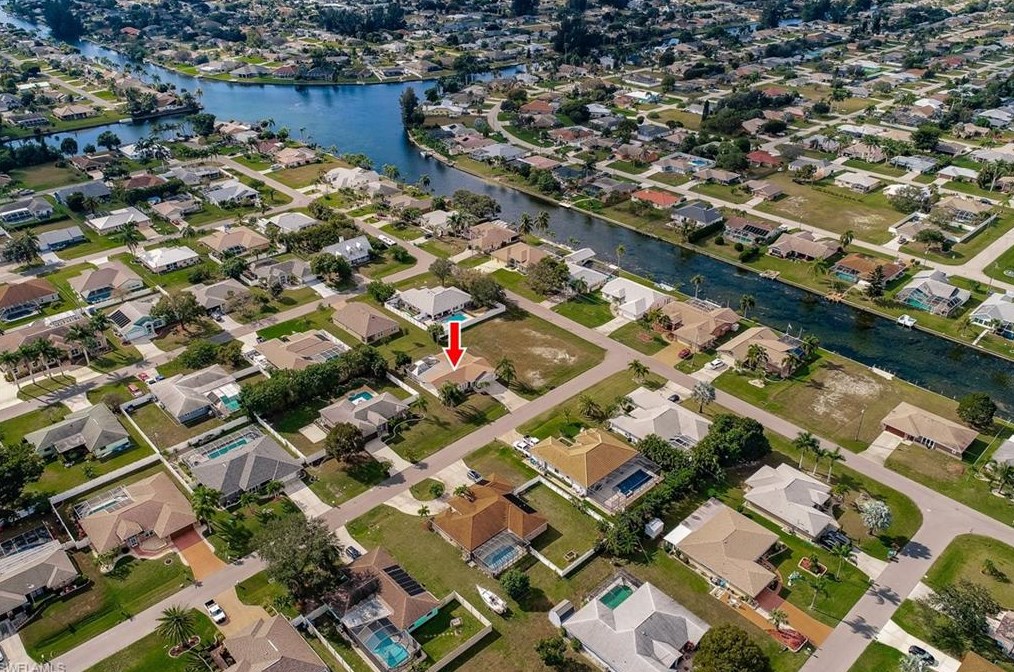 606 19th St, Cape Coral, FL 33990-2352