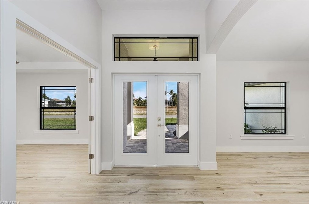 5 34th Ave, Cape Coral, FL 33991-0076