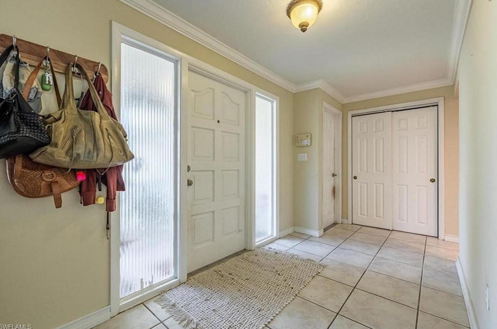 1010 Sumica Dr, Fort Myers, FL 33919-2622
