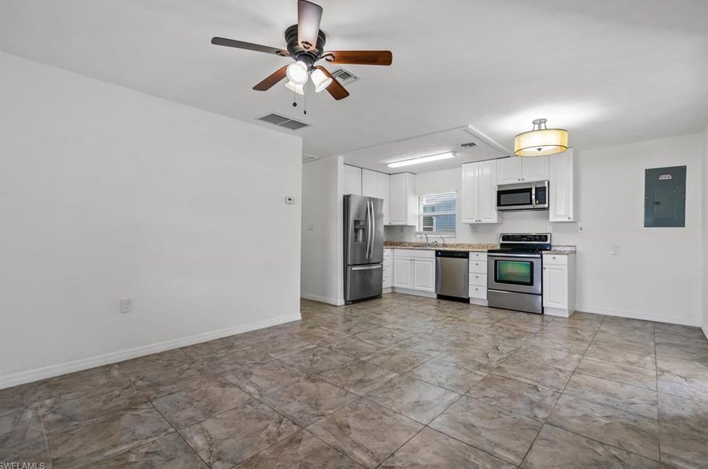 3314 Apache St, Fort Myers FL 33916-2102 exterior