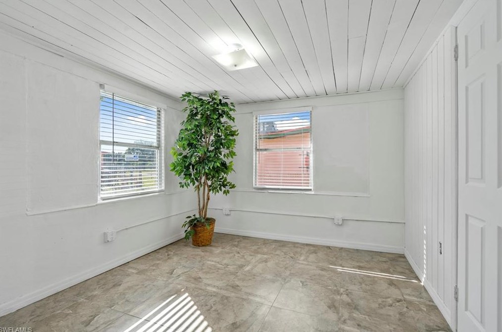 3314 Apache St, Fort Myers FL 33916-2102 exterior