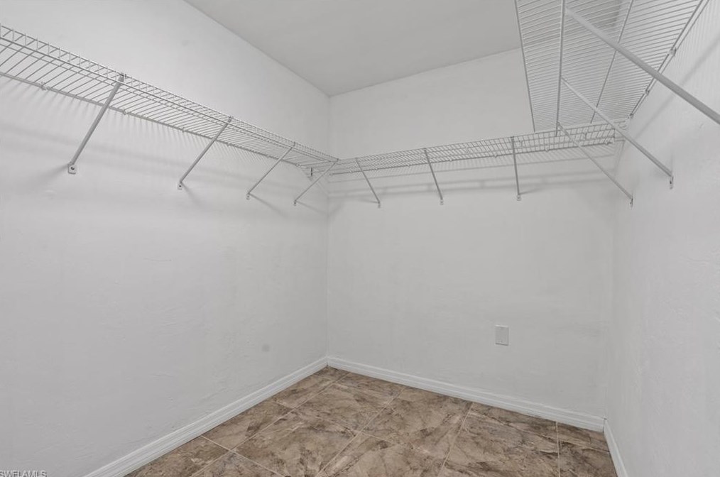 3314 Apache St, Fort Myers FL 33916-2102 exterior