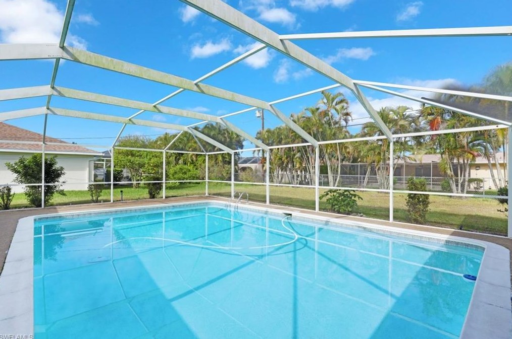 1409 21st Ter, Cape Coral, FL 33990-4617