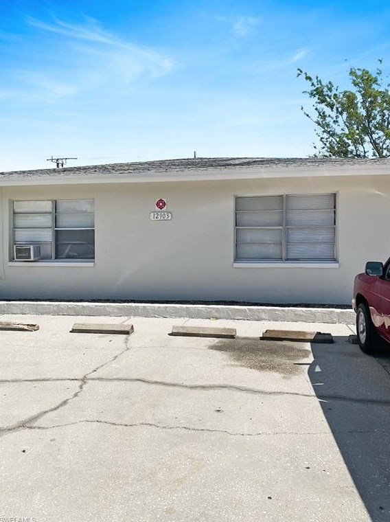 12903 1st St, Fort Myers, FL 33905-1949