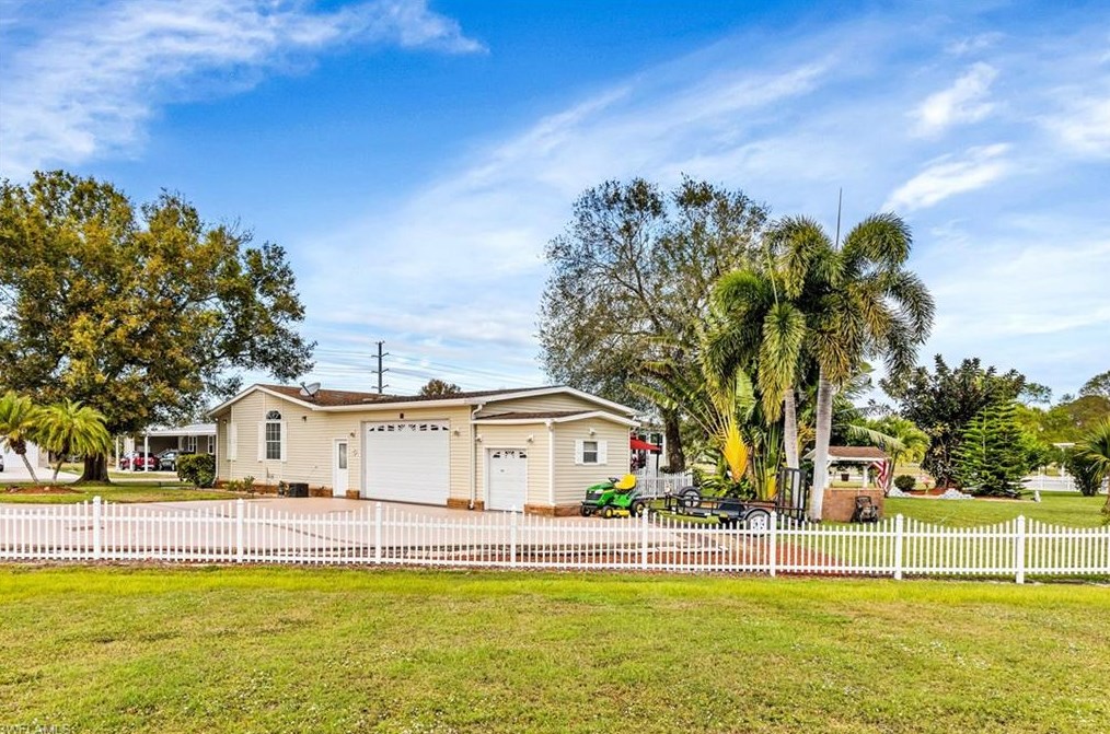 9778 Cattail Ct, Fort Myers FL 33905-5107 exterior