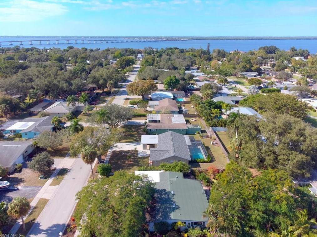 1353 Morningside Dr, Fort Myers, FL 33901-8726