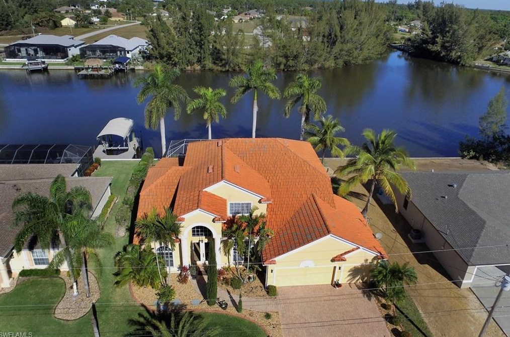 3419 21st Ter, Cape Coral, FL 33993-3637